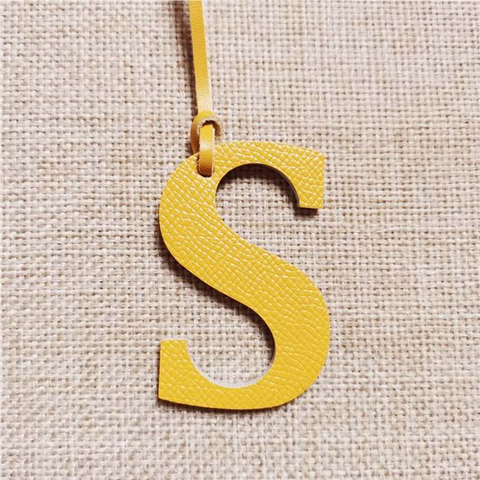 English Letter O P Q R S T Alp - Monogram Keychain Leather reseña y precio