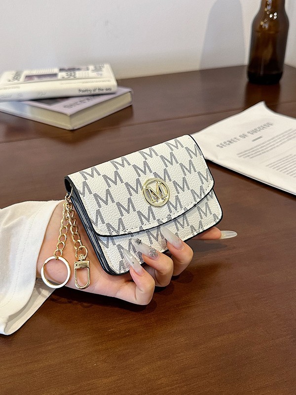 Retro Monogram Print Faux Leat - Monogram Keychain Leather reseña y precio