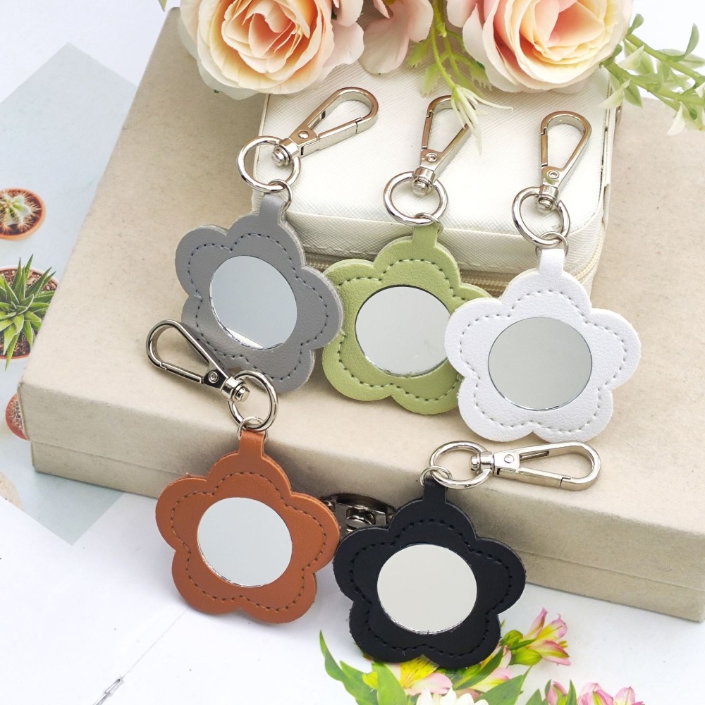 Flower Petal Shaped Mirror Bag - Initial Ring Custom reseña y precio